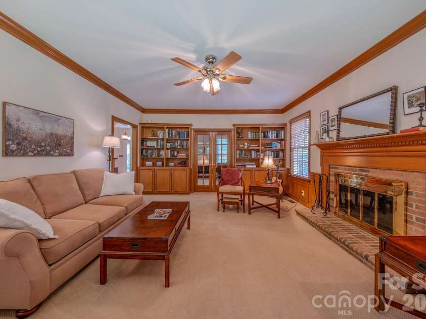 5910 Summerston Place, Charlotte, NC 28277.  MLS# CAR4396014, YatesRealty ID 33161. Den
