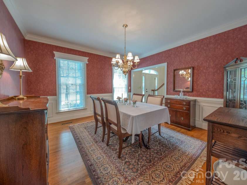 5910 Summerston Place, Charlotte, NC 28277.  MLS# CAR4396014, YatesRealty ID 33161. Dining