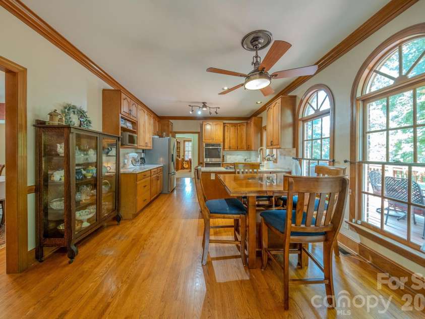 5910 Summerston Place, Charlotte, NC 28277.  MLS# CAR4396014, YatesRealty ID 33161. Eat in area