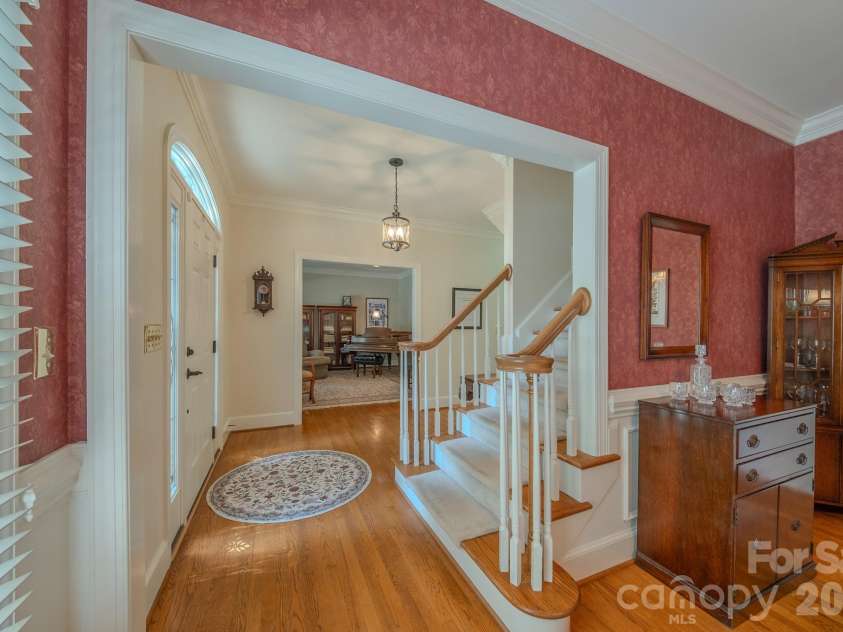 5910 Summerston Place, Charlotte, NC 28277.  MLS# CAR4396014, YatesRealty ID 33161. Entryway