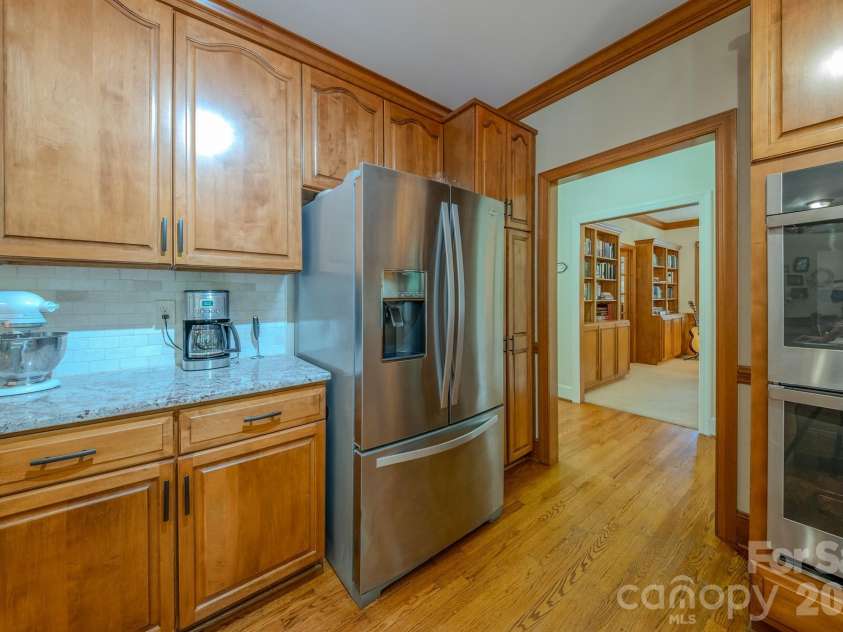 5910 Summerston Place, Charlotte, NC 28277.  MLS# CAR4396014, YatesRealty ID 33161. Kitchen