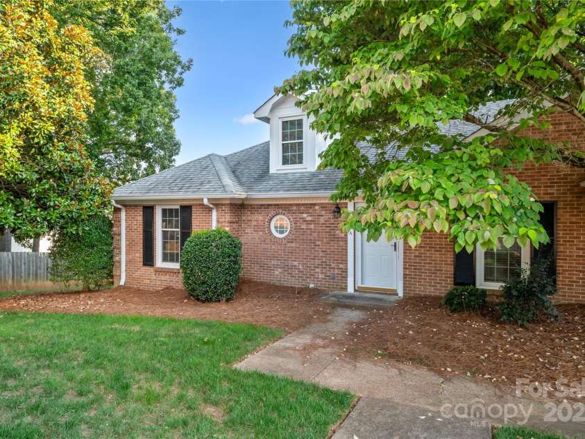 1838 Robinwood Road, Gastonia, NC 28054.  MLS# CAR4294347, YatesRealty ID 33162. 