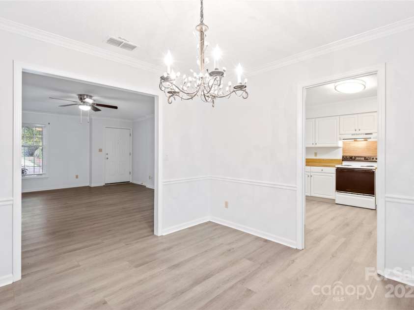 1838 Robinwood Road, Gastonia, NC 28054.  MLS# CAR4294347, YatesRealty ID 33162. 