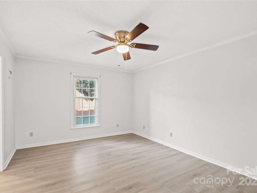 1838 Robinwood Road, Gastonia, NC 28054.  MLS# CAR4294347, YatesRealty ID 33162. 