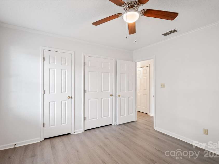 1838 Robinwood Road, Gastonia, NC 28054.  MLS# CAR4294347, YatesRealty ID 33162. 