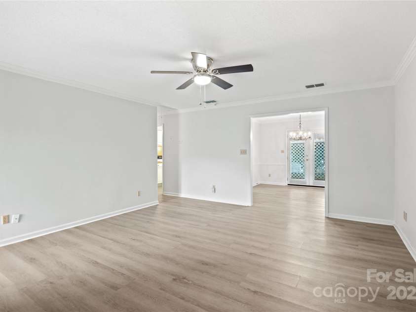 1838 Robinwood Road, Gastonia, NC 28054.  MLS# CAR4294347, YatesRealty ID 33162. 