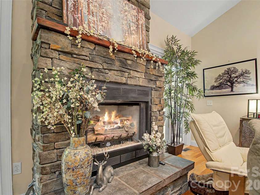 312 Benjamin Way, Hendersonville, NC 28792.  MLS# CAR4396877, YatesRealty ID 33162. 