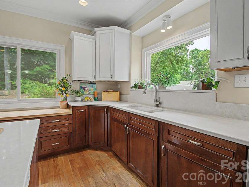 312 Benjamin Way, Hendersonville, NC 28792.  MLS# CAR4396877, YatesRealty ID 33162. 