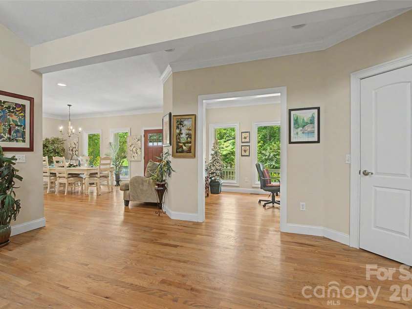 312 Benjamin Way, Hendersonville, NC 28792.  MLS# CAR4396877, YatesRealty ID 33162. 
