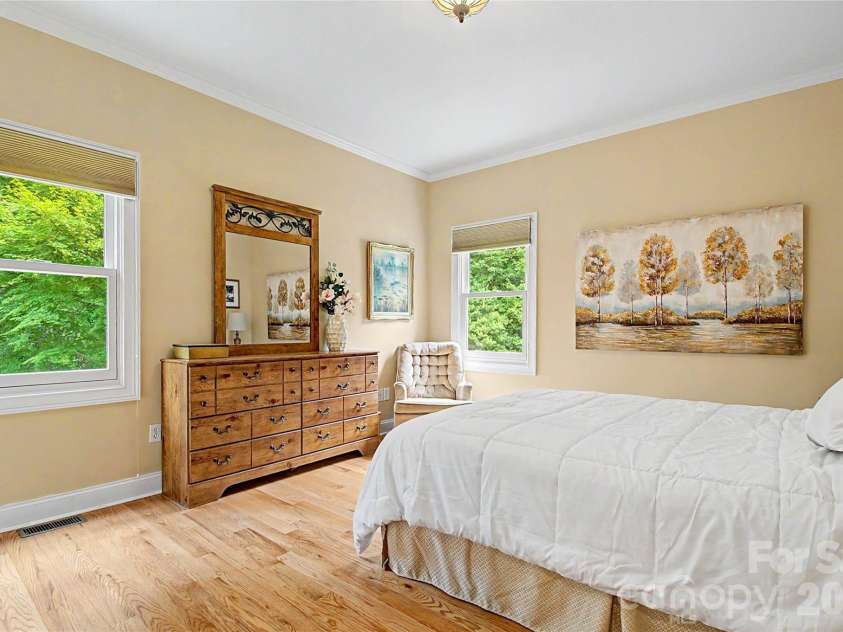312 Benjamin Way, Hendersonville, NC 28792.  MLS# CAR4396877, YatesRealty ID 33162. 