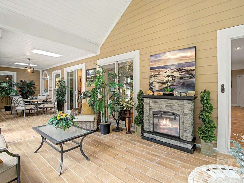 312 Benjamin Way, Hendersonville, NC 28792.  MLS# CAR4396877, YatesRealty ID 33162. 