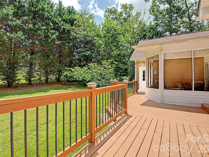 312 Benjamin Way, Hendersonville, NC 28792.  MLS# CAR4396877, YatesRealty ID 33162. 