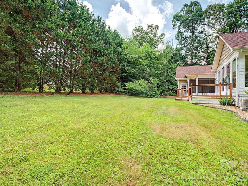 312 Benjamin Way, Hendersonville, NC 28792.  MLS# CAR4396877, YatesRealty ID 33162. 