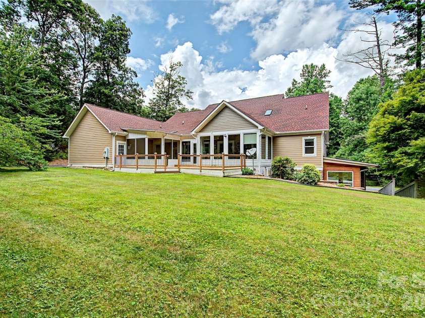 312 Benjamin Way, Hendersonville, NC 28792.  MLS# CAR4396877, YatesRealty ID 33162. 