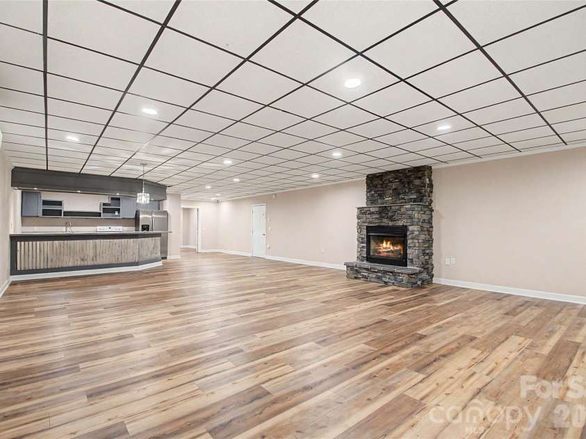 312 Benjamin Way, Hendersonville, NC 28792.  MLS# CAR4396877, YatesRealty ID 33162. 