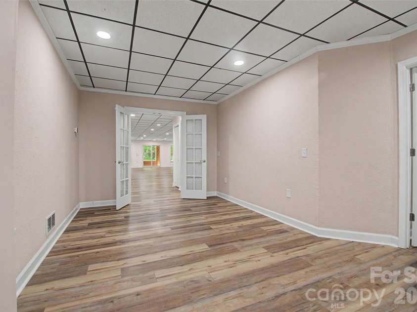 312 Benjamin Way, Hendersonville, NC 28792.  MLS# CAR4396877, YatesRealty ID 33162. 
