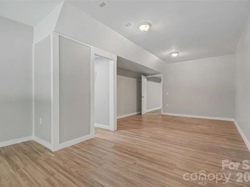 312 Benjamin Way, Hendersonville, NC 28792.  MLS# CAR4396877, YatesRealty ID 33162. 