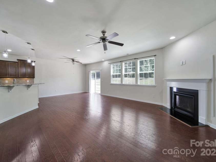 10328 Ebbets Road, Charlotte, NC 28273.  MLS# CAR4278139, YatesRealty ID 33163. Family Room
