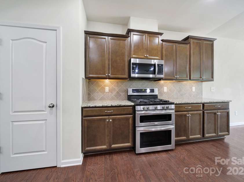 10328 Ebbets Road, Charlotte, NC 28273.  MLS# CAR4278139, YatesRealty ID 33163. Kitchen