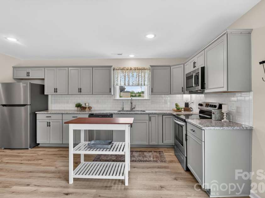 6109 Bunn Simpson Road, Marshville, NC 28103.  MLS# CAR4333051, YatesRealty ID 33164. 
