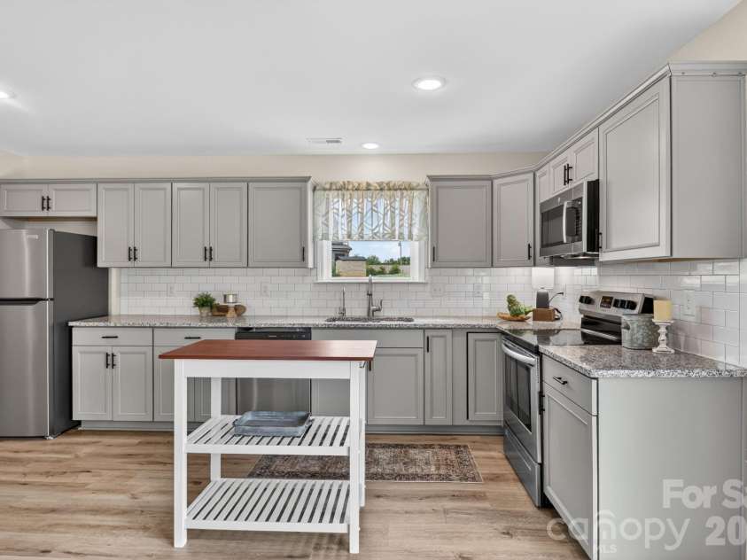 6109 Bunn Simpson Road, Marshville, NC 28103.  MLS# CAR4333051, YatesRealty ID 33164. 