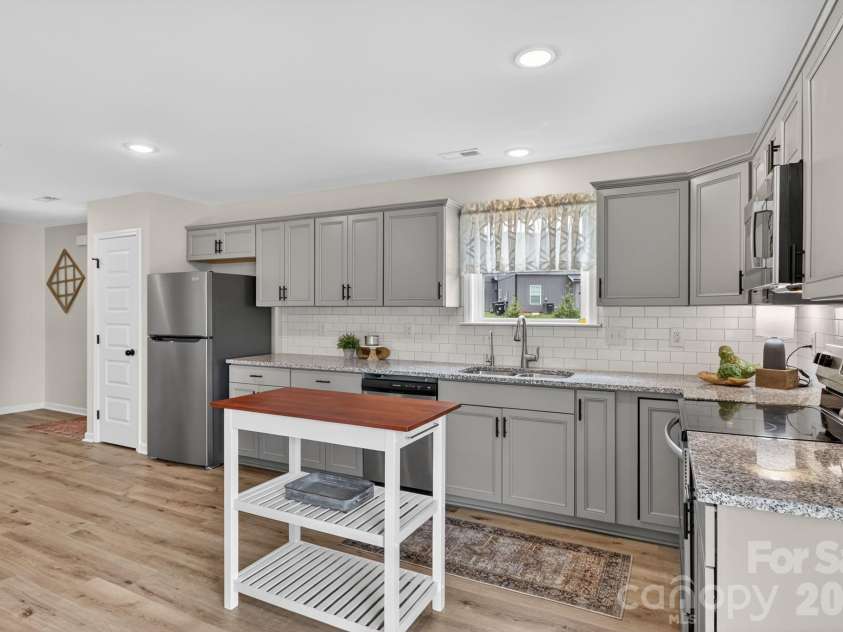 6109 Bunn Simpson Road, Marshville, NC 28103.  MLS# CAR4333051, YatesRealty ID 33164. 