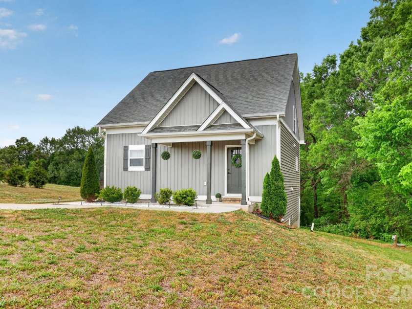 6109 Bunn Simpson Road, Marshville, NC 28103.  MLS# CAR4333051, YatesRealty ID 33164. 
