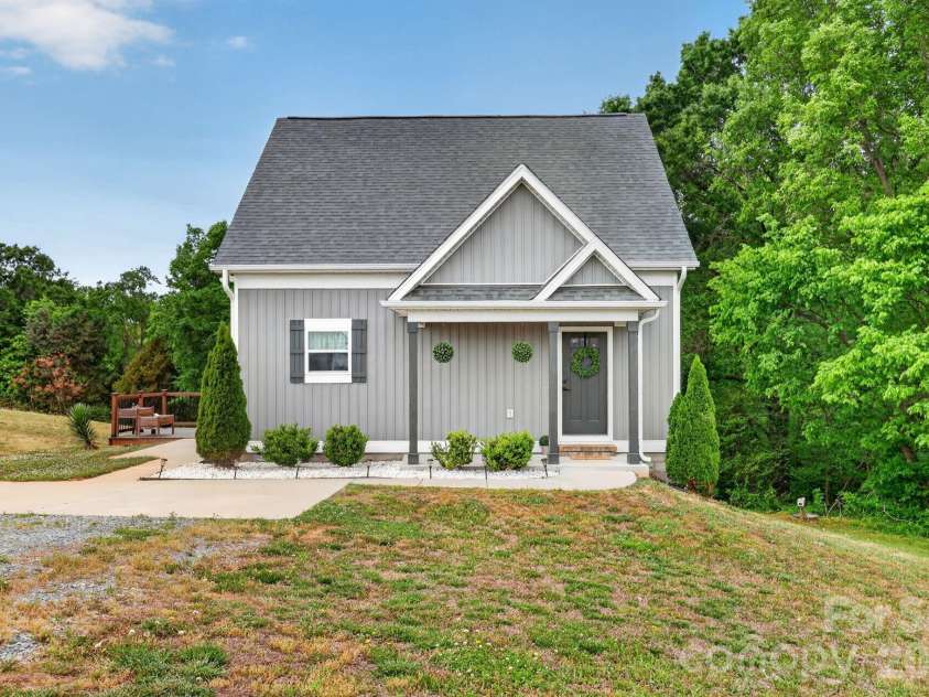 6109 Bunn Simpson Road, Marshville, NC 28103.  MLS# CAR4333051, YatesRealty ID 33164. 