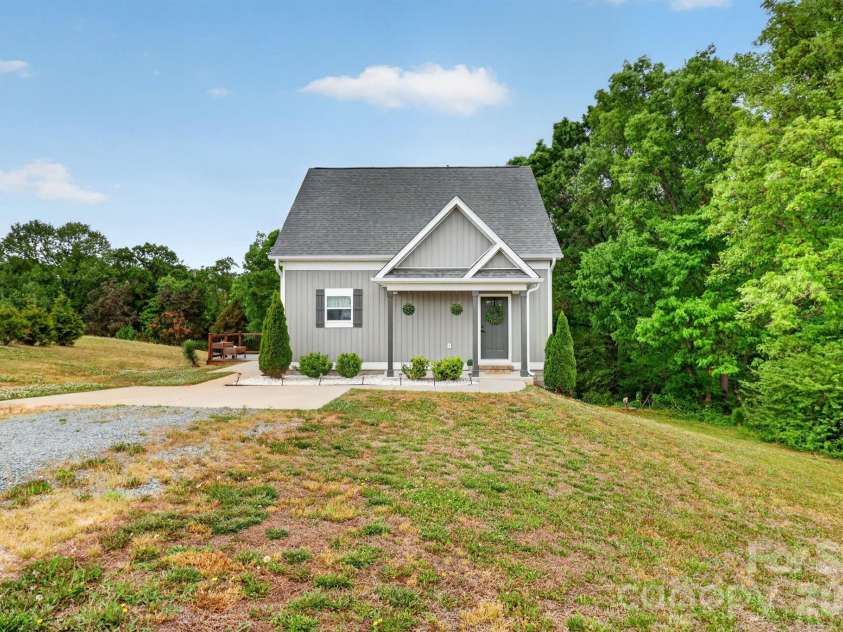 6109 Bunn Simpson Road, Marshville, NC 28103.  MLS# CAR4333051, YatesRealty ID 33164. 