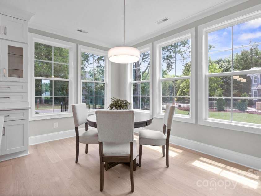 6910 Providence Lane, Charlotte, NC 28226.  MLS# CAR4283945, YatesRealty ID 33164. 