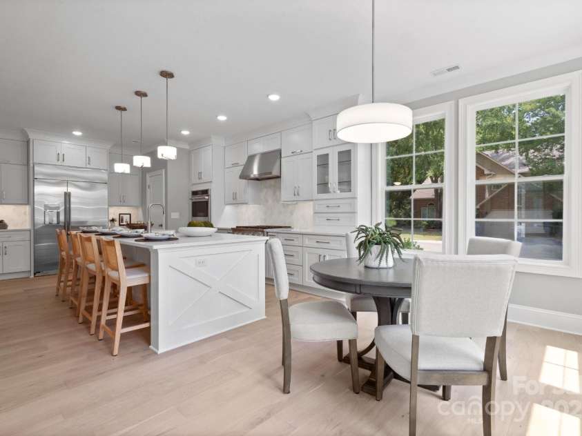 6910 Providence Lane, Charlotte, NC 28226.  MLS# CAR4283945, YatesRealty ID 33164. 
