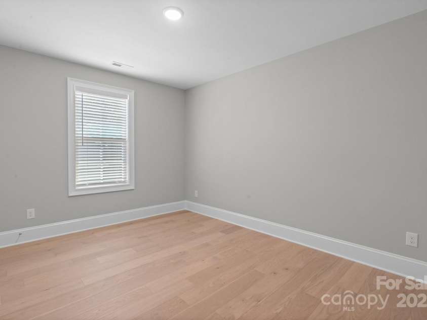 6910 Providence Lane, Charlotte, NC 28226.  MLS# CAR4283945, YatesRealty ID 33164. 