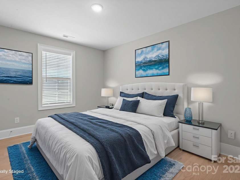 6910 Providence Lane, Charlotte, NC 28226.  MLS# CAR4283945, YatesRealty ID 33164. 