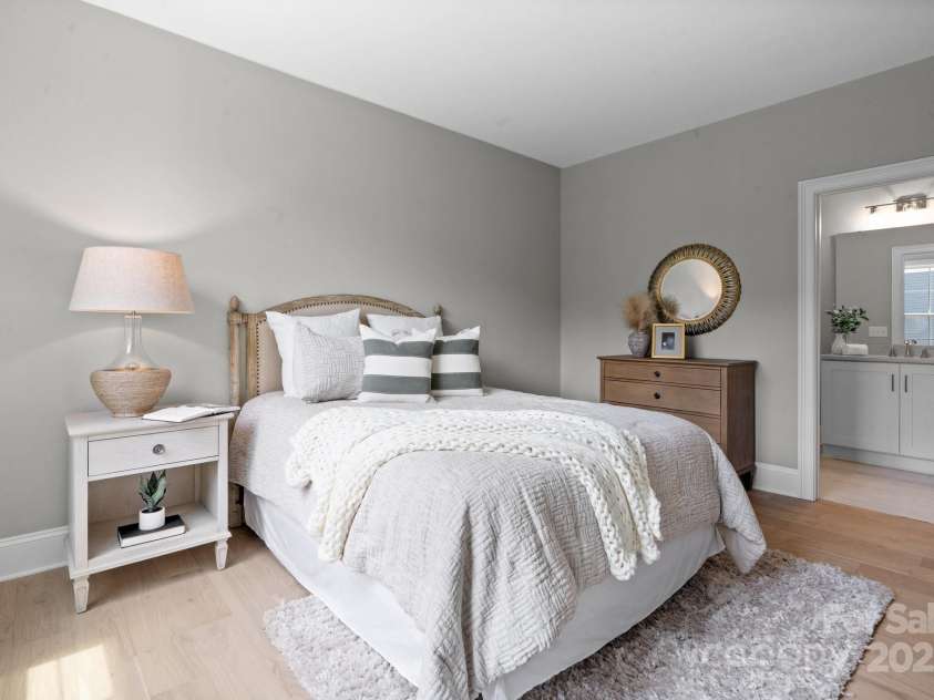 6910 Providence Lane, Charlotte, NC 28226.  MLS# CAR4283945, YatesRealty ID 33164. 