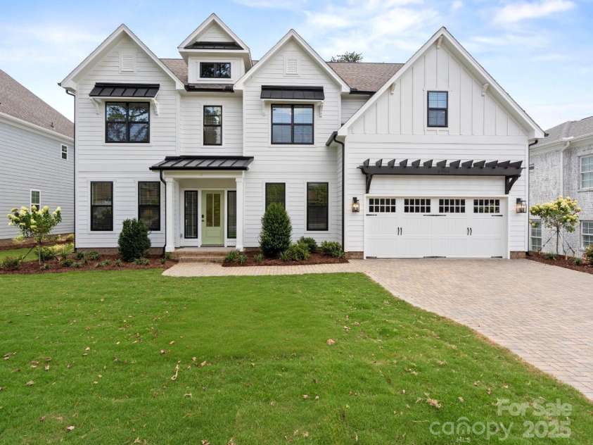 6906 Providence Lane, Charlotte, NC 28226.  MLS# CAR4283958, YatesRealty ID 33165. 