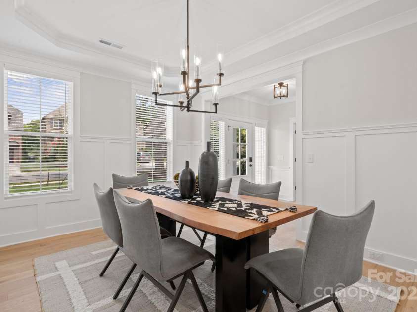 6906 Providence Lane, Charlotte, NC 28226.  MLS# CAR4283958, YatesRealty ID 33165. 