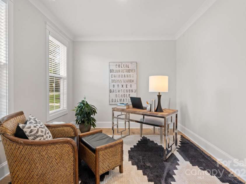 6906 Providence Lane, Charlotte, NC 28226.  MLS# CAR4283958, YatesRealty ID 33165. 
