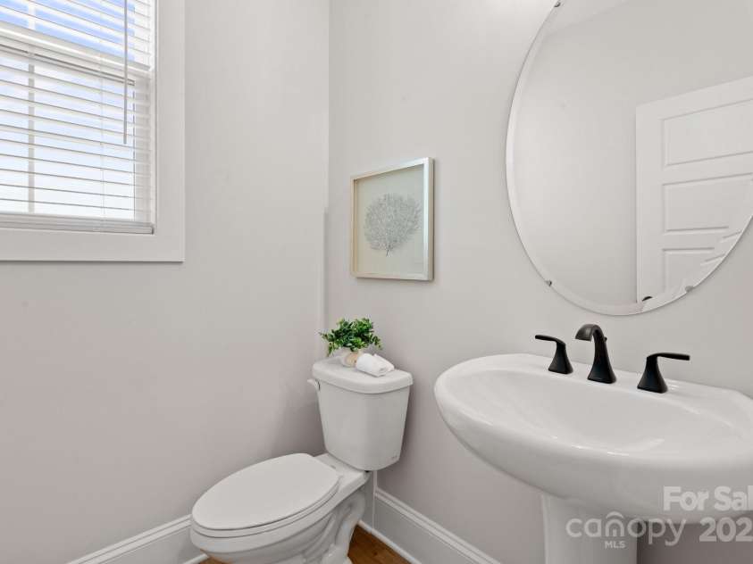 6906 Providence Lane, Charlotte, NC 28226.  MLS# CAR4283958, YatesRealty ID 33165. 