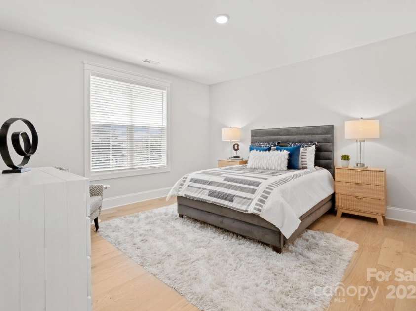 6906 Providence Lane, Charlotte, NC 28226.  MLS# CAR4283958, YatesRealty ID 33165. 