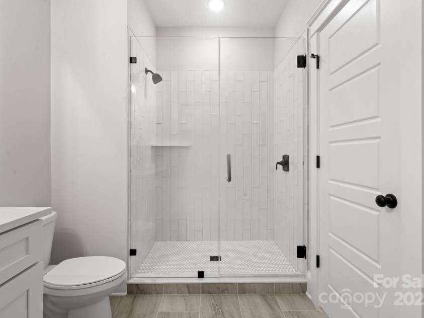 6906 Providence Lane, Charlotte, NC 28226.  MLS# CAR4283958, YatesRealty ID 33165. 
