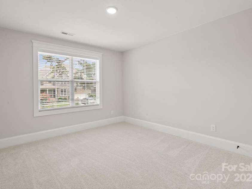 6906 Providence Lane, Charlotte, NC 28226.  MLS# CAR4283958, YatesRealty ID 33165. 