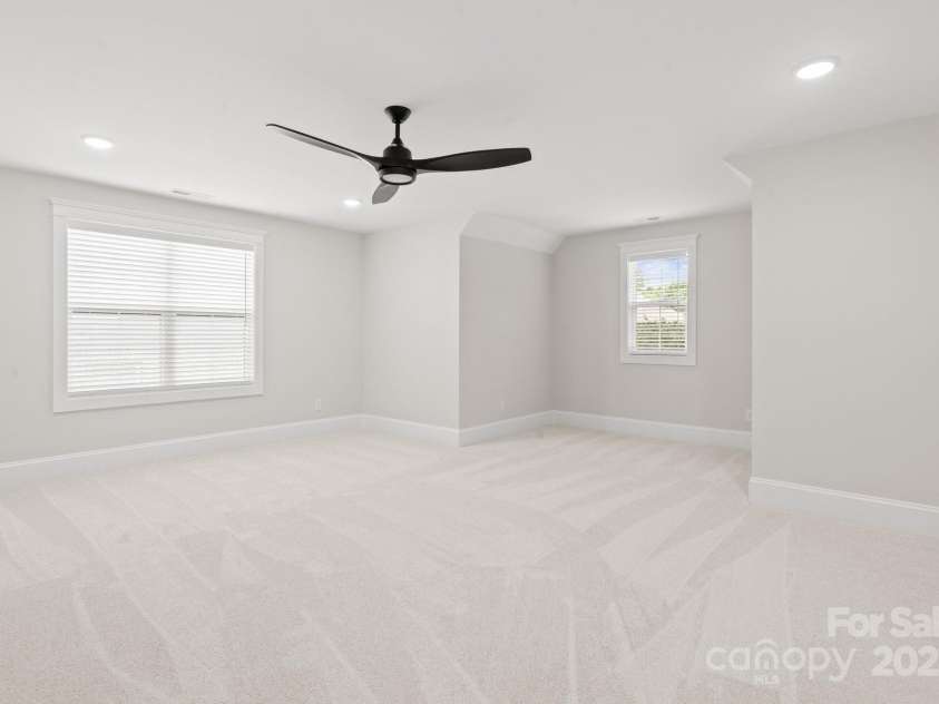 6906 Providence Lane, Charlotte, NC 28226.  MLS# CAR4283958, YatesRealty ID 33165. 