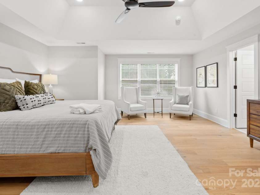 6906 Providence Lane, Charlotte, NC 28226.  MLS# CAR4283958, YatesRealty ID 33165. 