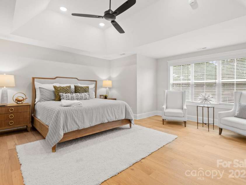 6906 Providence Lane, Charlotte, NC 28226.  MLS# CAR4283958, YatesRealty ID 33165. 