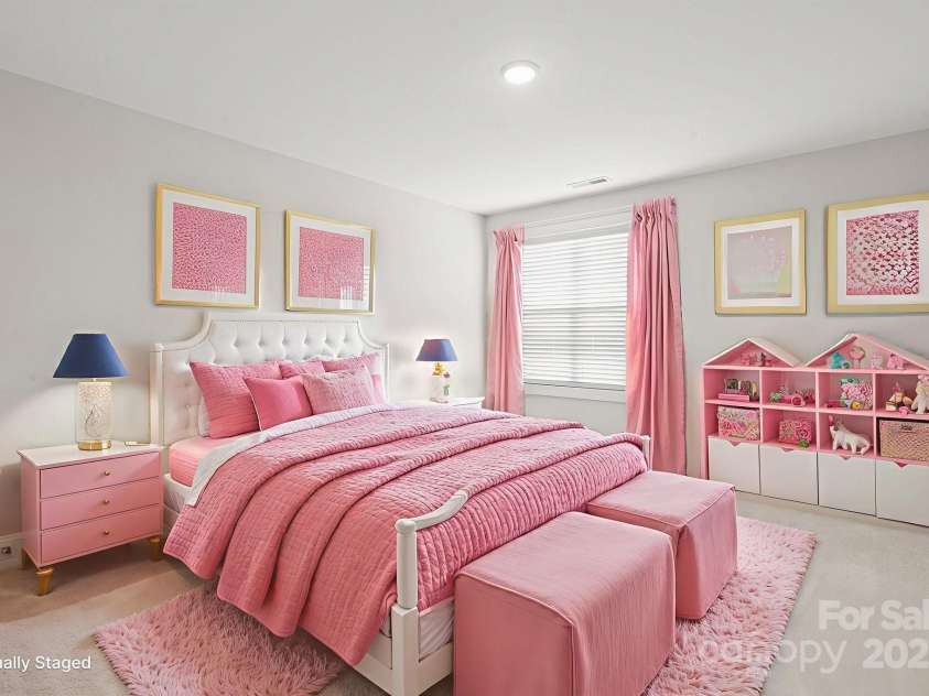 6906 Providence Lane, Charlotte, NC 28226.  MLS# CAR4283958, YatesRealty ID 33165. 