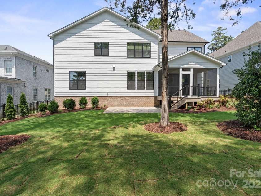 6906 Providence Lane, Charlotte, NC 28226.  MLS# CAR4283958, YatesRealty ID 33165. 