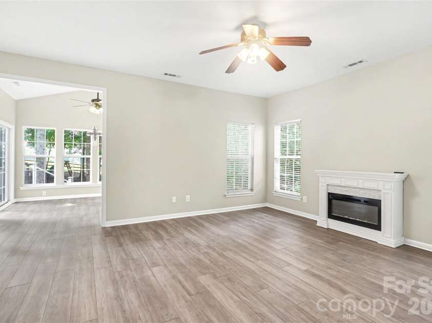 8712 Cool Meadow Drive, Huntersville, NC 28078.  MLS# CAR4394882, YatesRealty ID 33165. 