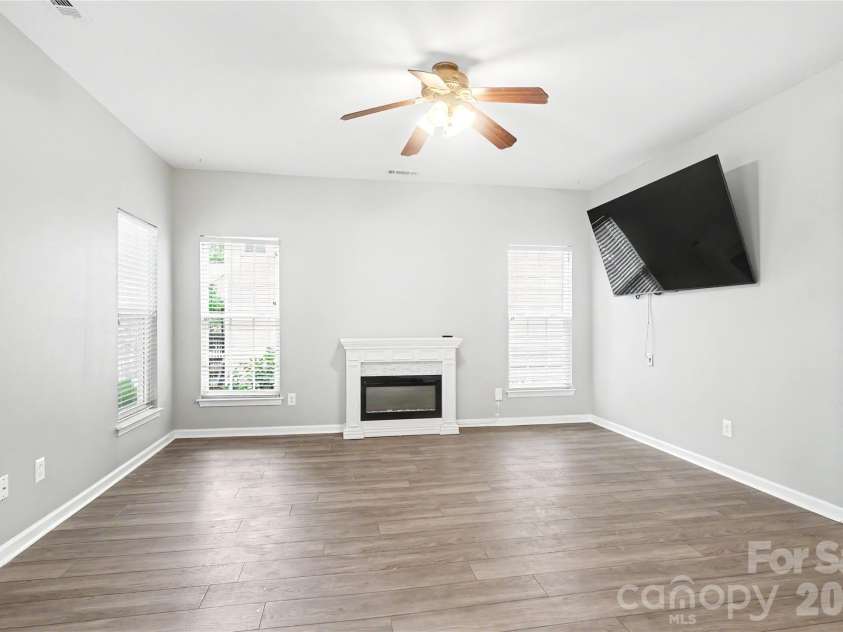 8712 Cool Meadow Drive, Huntersville, NC 28078.  MLS# CAR4394882, YatesRealty ID 33165. 