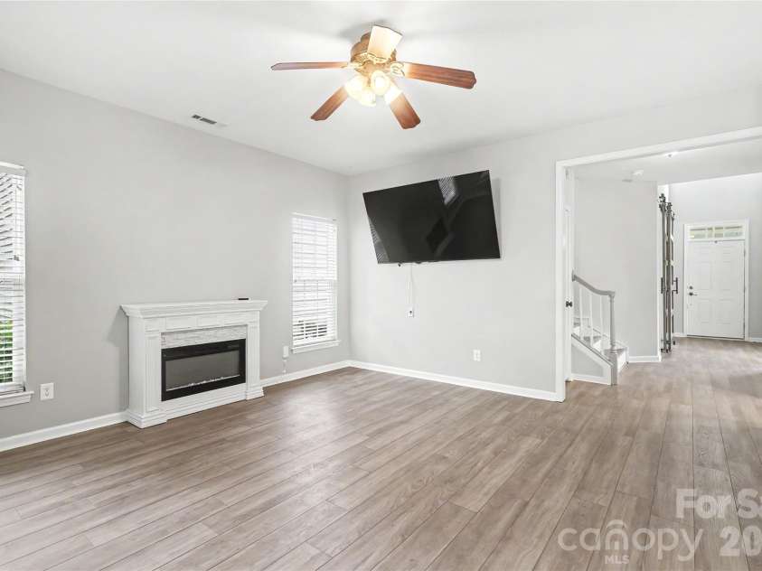 8712 Cool Meadow Drive, Huntersville, NC 28078.  MLS# CAR4394882, YatesRealty ID 33165. 