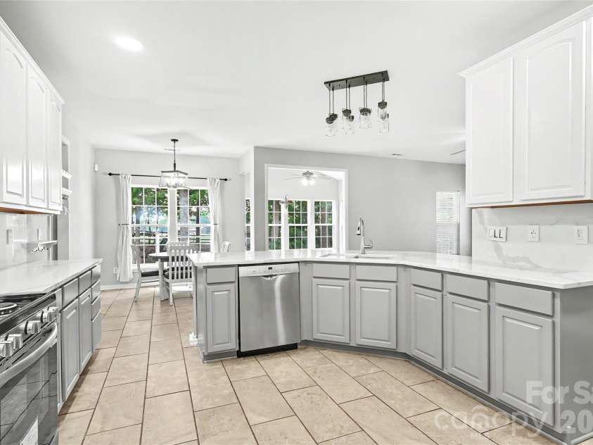 8712 Cool Meadow Drive, Huntersville, NC 28078.  MLS# CAR4394882, YatesRealty ID 33165. 